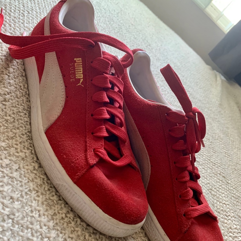 Men Puma red Suede shoes, size 10